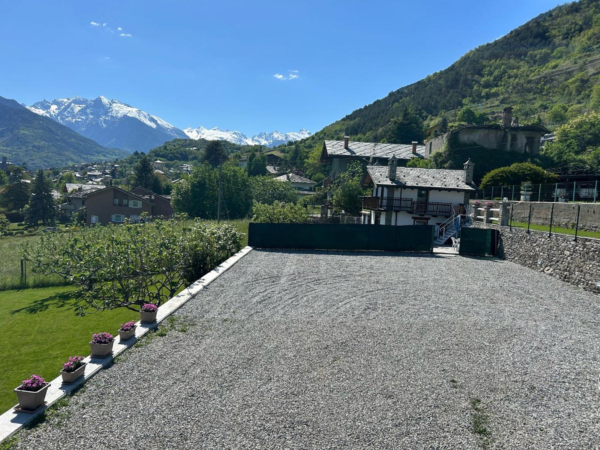 Casa Sabrina - Appartamento Blu Aosta Exterior photo